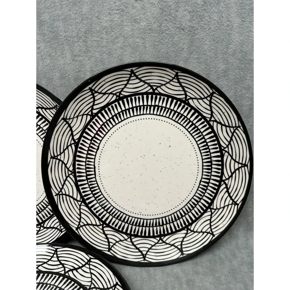 Rachel Roy Dinner Plates‎ Set of 4 Black White Melamine 11